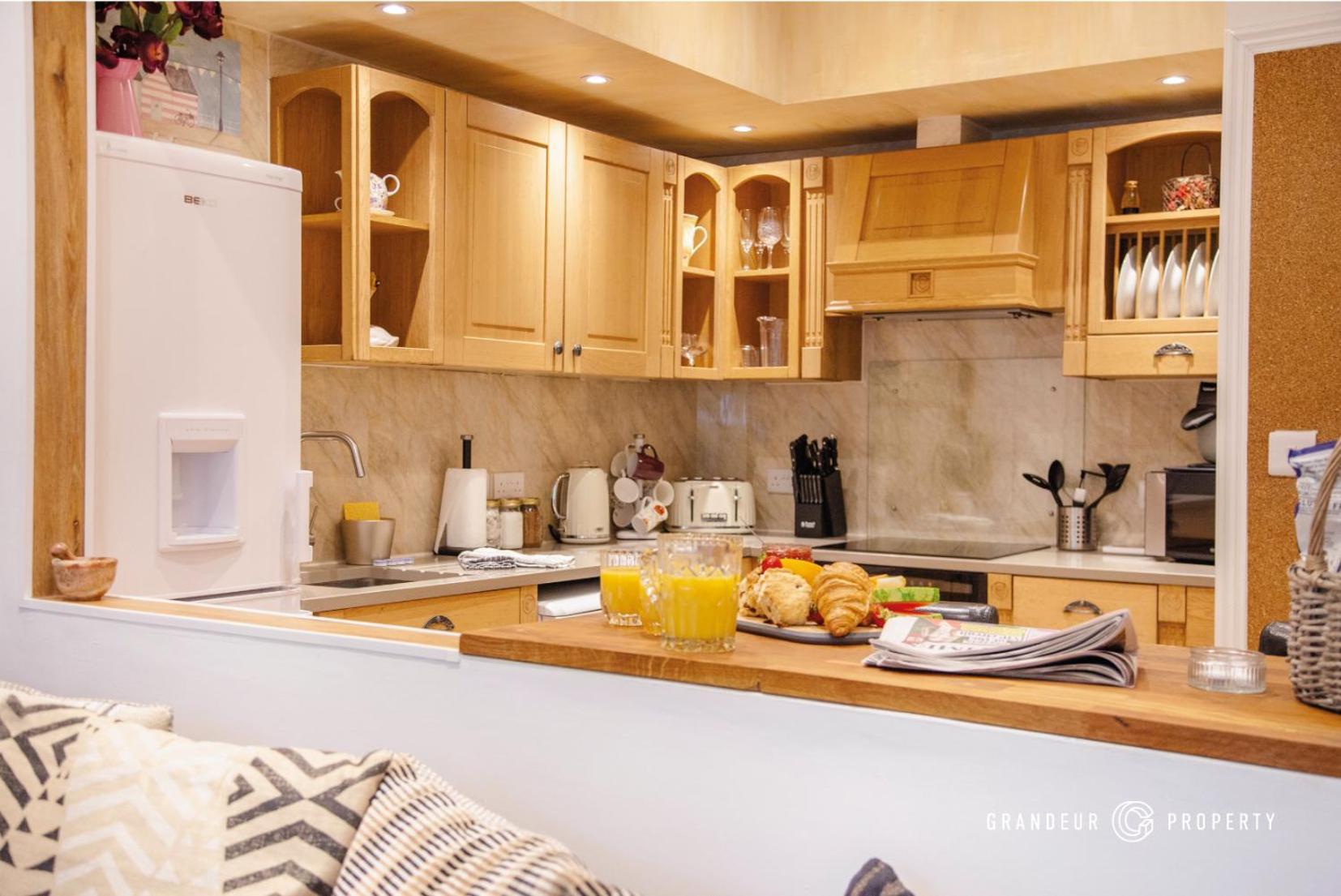Treetop Suite By Grandeur Property Bournemouth Esterno foto
